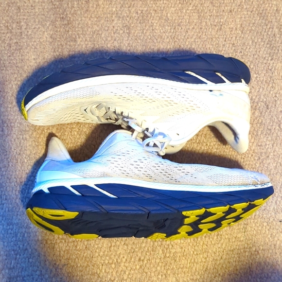Mens Hoka one one Clifton 7 running shoes - Picture 3 of 9